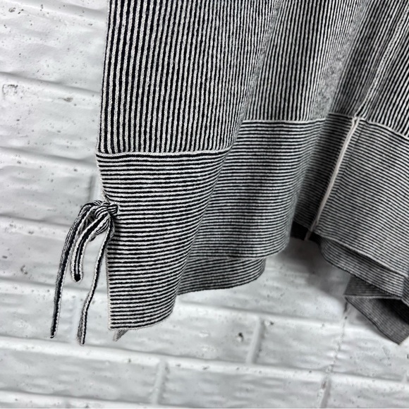 CABI #3526 Cupid’s Cardi Black & White Short Sleeve Sweater - Picture 7 of 8